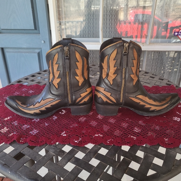 Lane Booties, Snip Toe, Jet Black/Carmel 7.5 - Picture 2 of 6